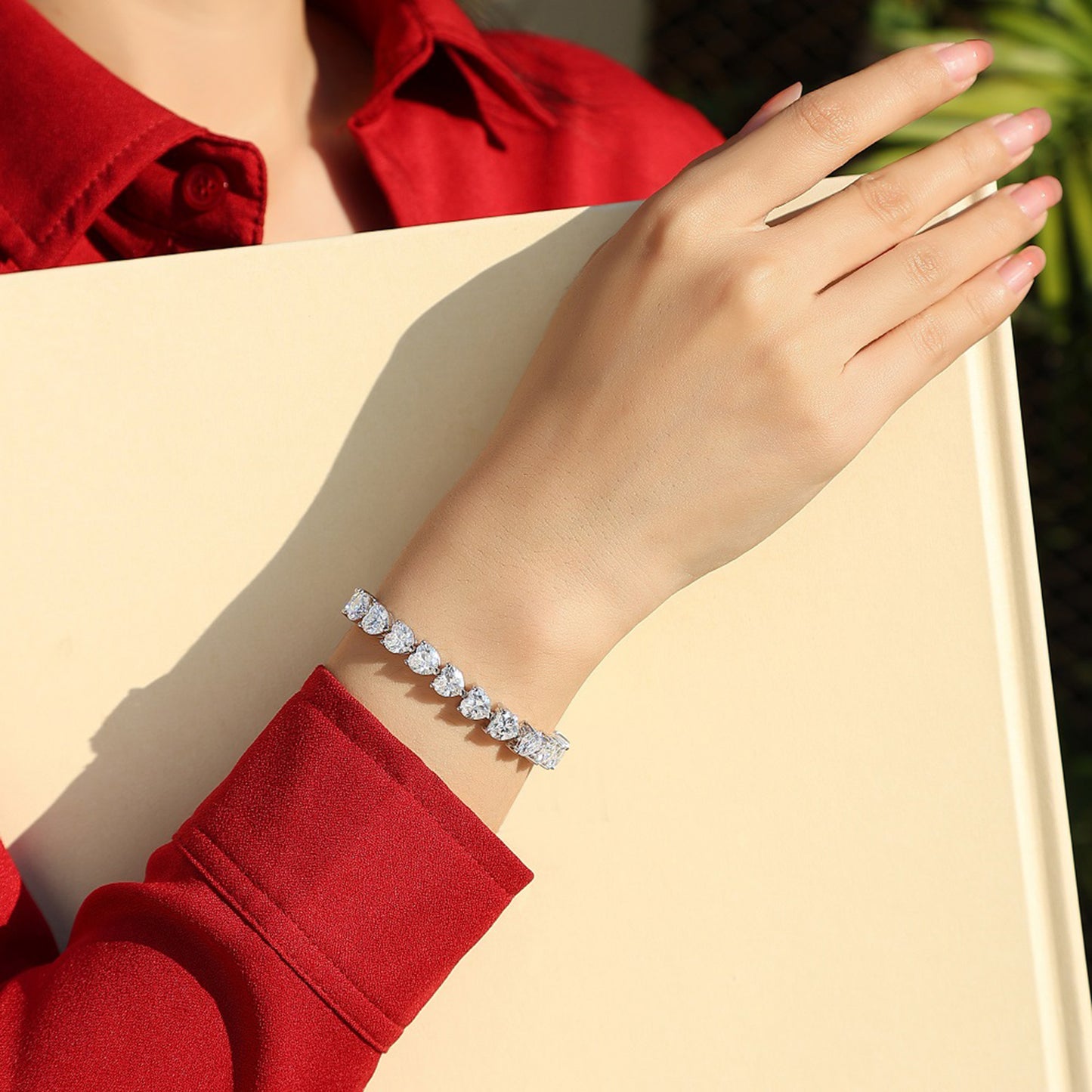 Pulsera de corazón de plata de ley 925 con moissanita de 24 quilates